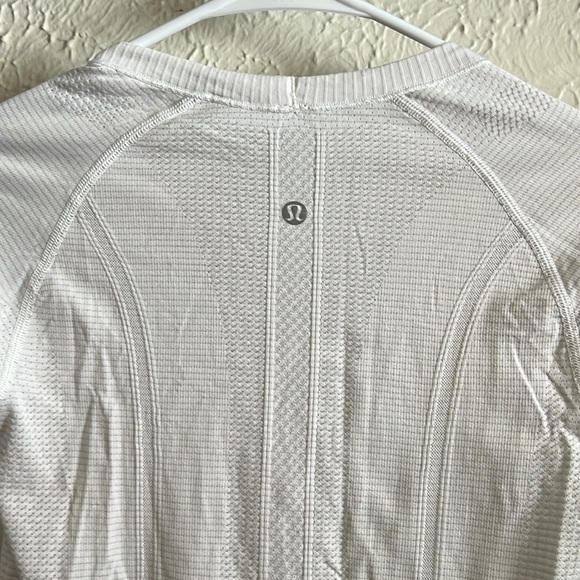 Lululemon Swiftly Tech Long Sleeve in White - Picture 5 of 6